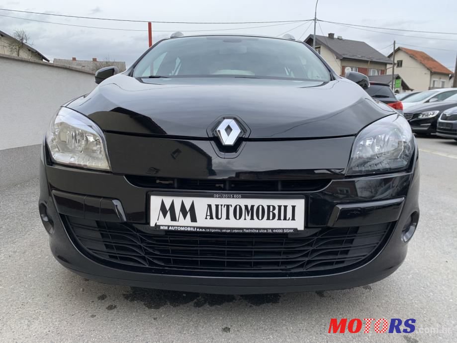 2011' Renault Megane Grandtour photo #3