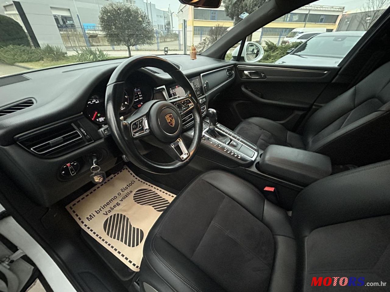 2021' Porsche Macan Porsche Macan 2021 photo #4