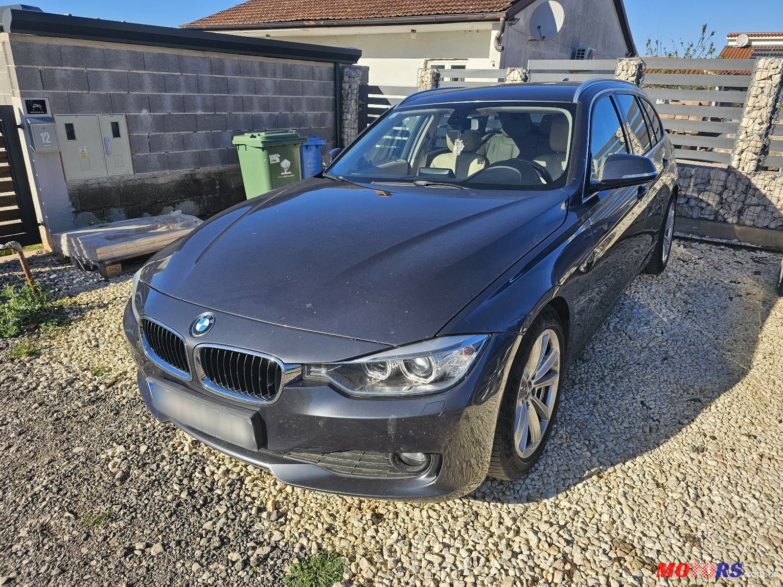 2013' BMW Serija 3 318D photo #1