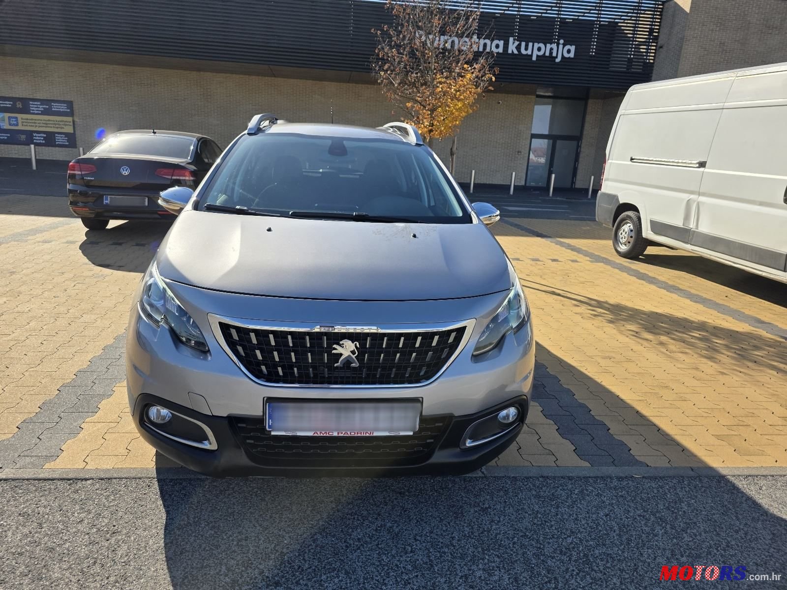 2019' Peugeot 2008 1,2 Puretech photo #3
