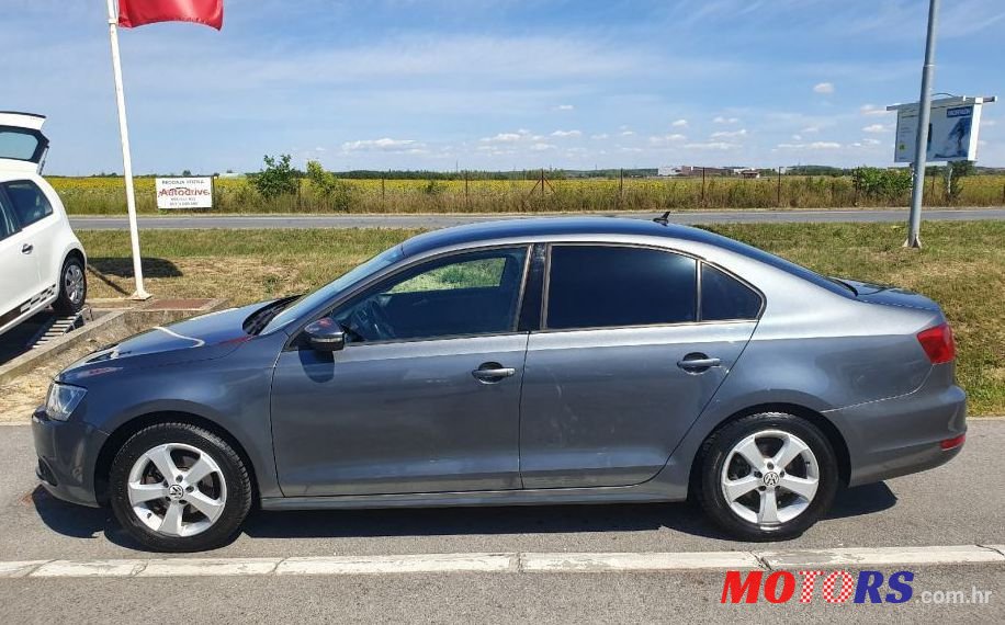 2011' Volkswagen Jetta 1,6 Tdi photo #1