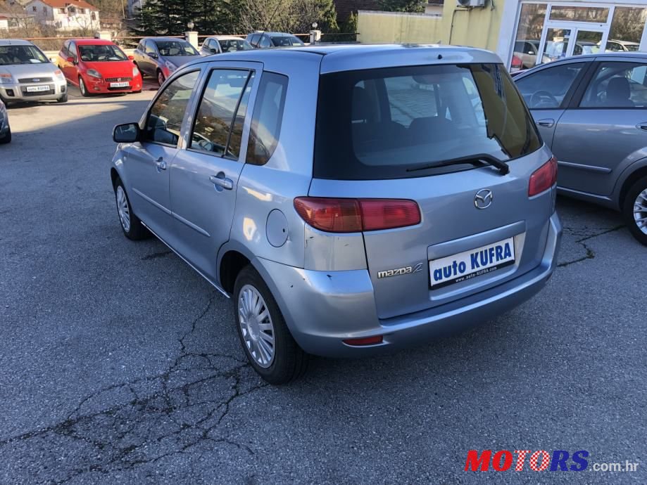 2005' Mazda 2 1.4 Cd photo #3
