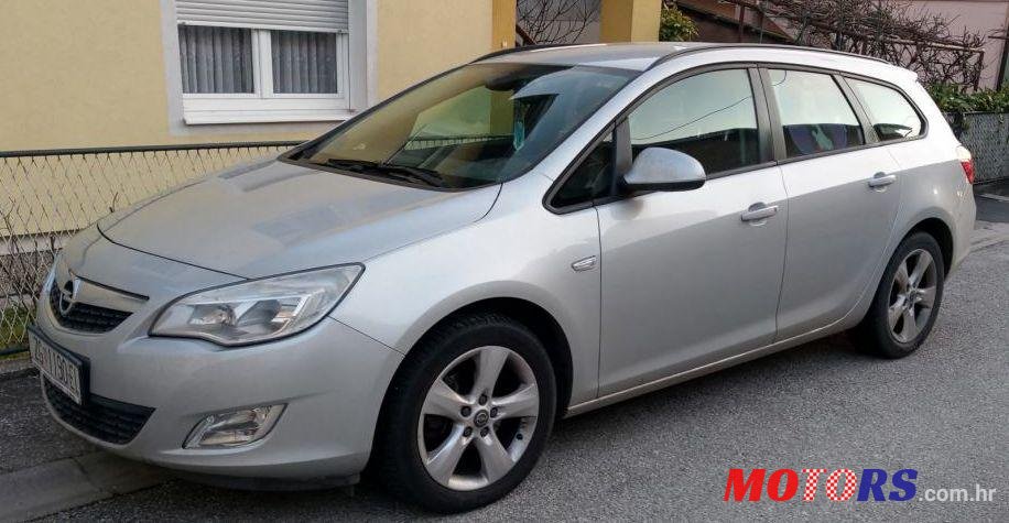 2011' Opel Astra Karavan Sports 1,7 Cdti photo #1