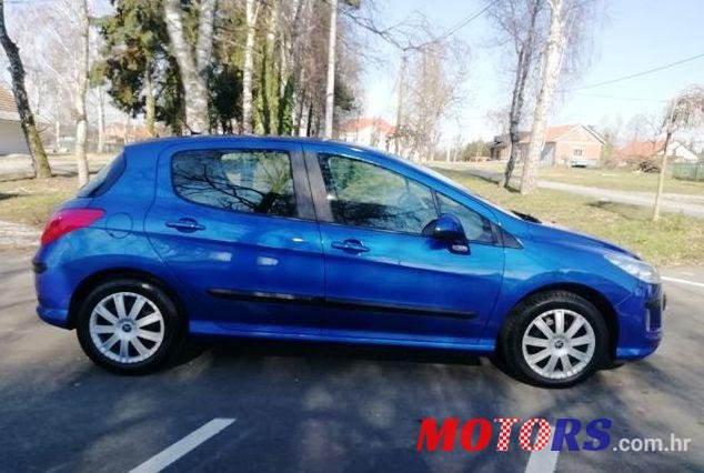 2011' Peugeot 308 1,6 E-Hdi photo #1
