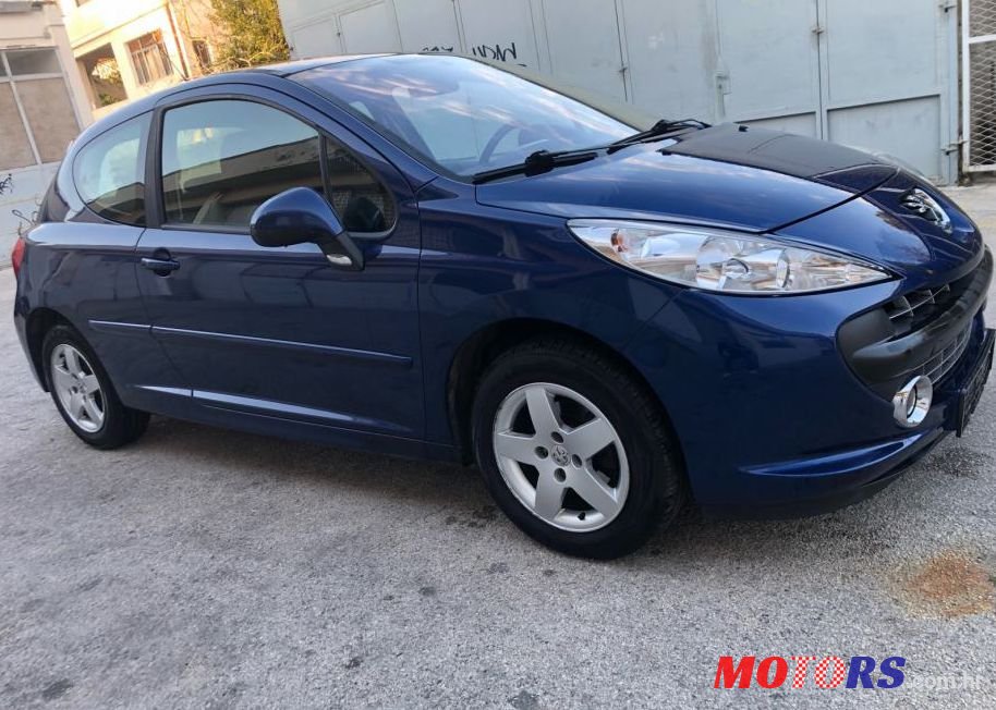 2006' Peugeot 207 1,4 16V photo #1
