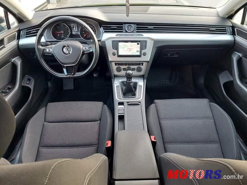 2015' Volkswagen Passat Variant photo #5