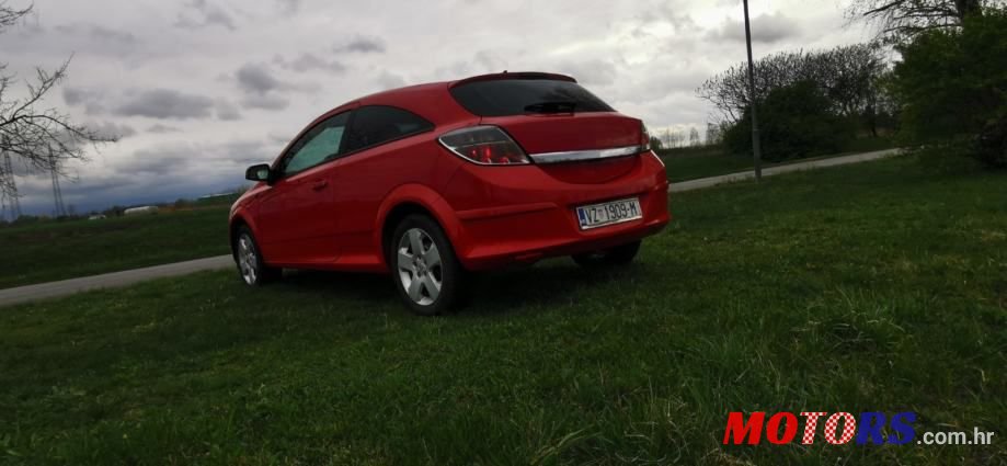 2011' Opel Astra 1,4 16V photo #2