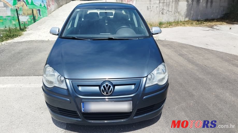 2009' Volkswagen Polo photo #4