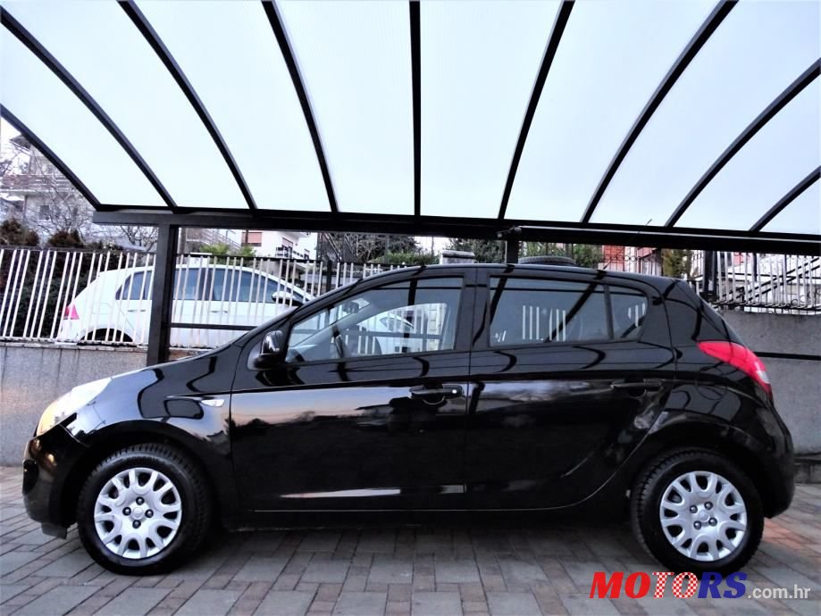 2009' Hyundai i20 1,2 photo #1