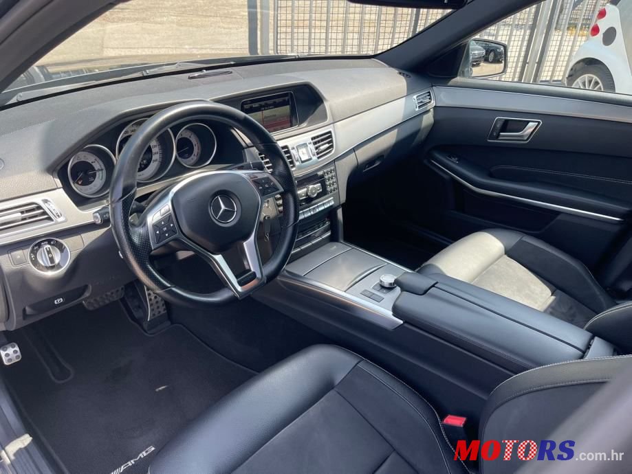 2013' Mercedes-Benz E-Klasa 300 Cdi T photo #5