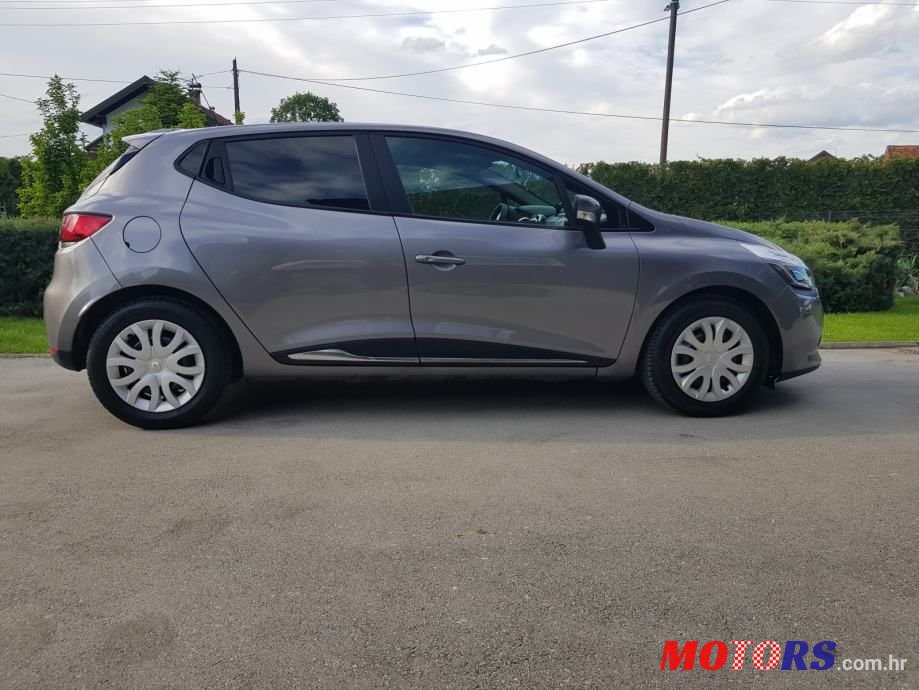 2014' Renault Clio photo #6