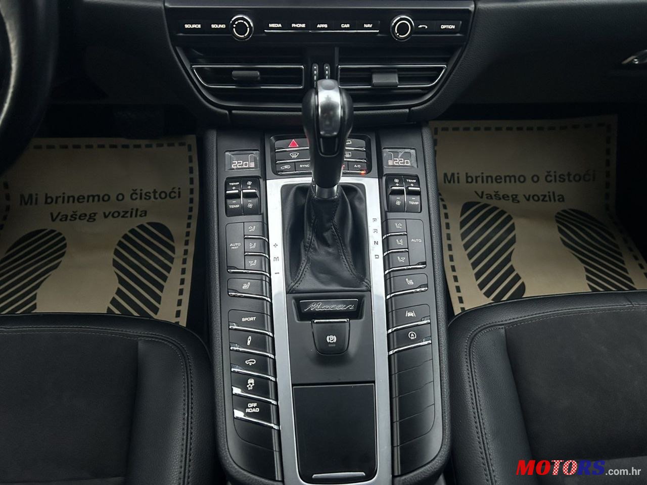 2021' Porsche Macan Porsche Macan 2021 photo #7