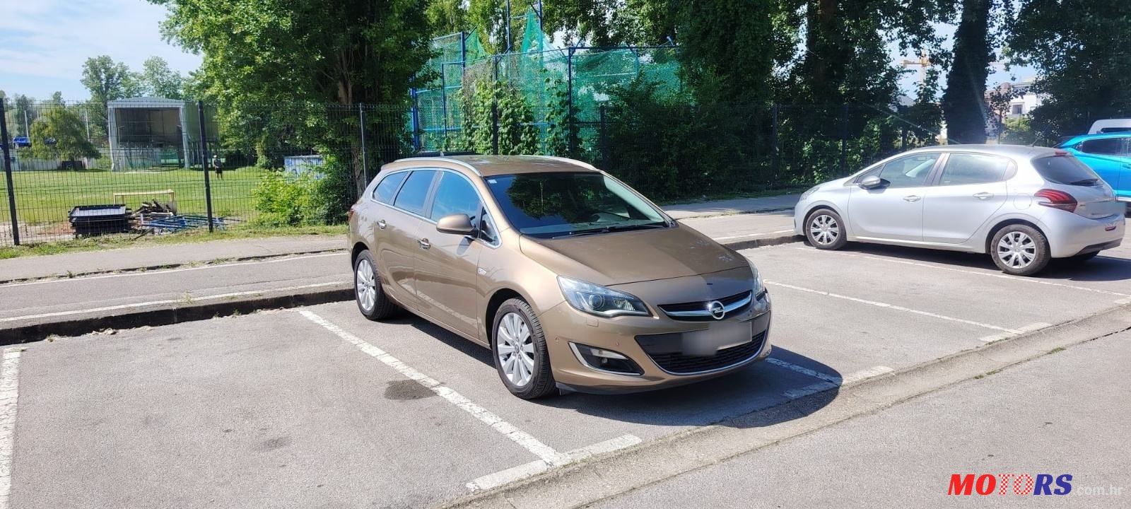 2013' Opel Astra 2,0 Cdti photo #1