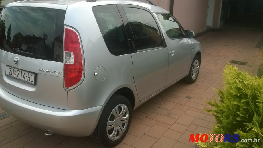 2014' Skoda Roomster photo #2