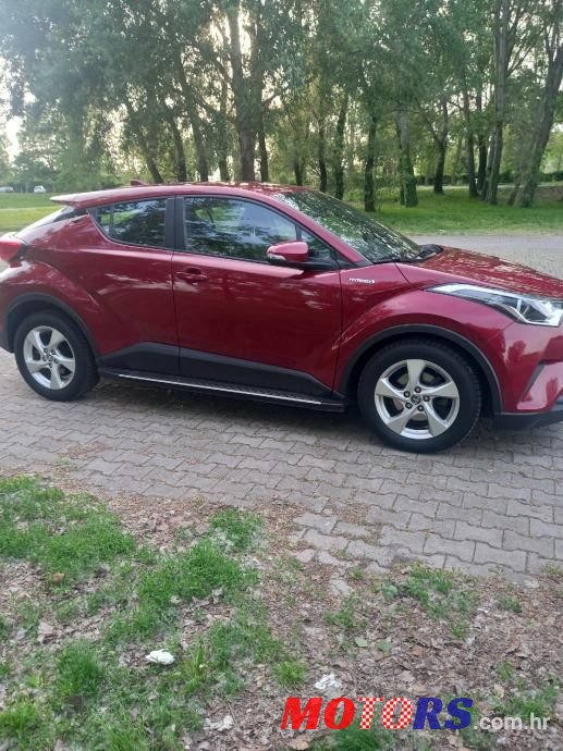 2018' Toyota C-HR Hybrid photo #4