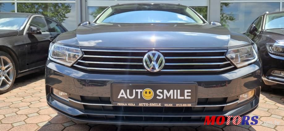 2017' Volkswagen Passat Variant photo #2