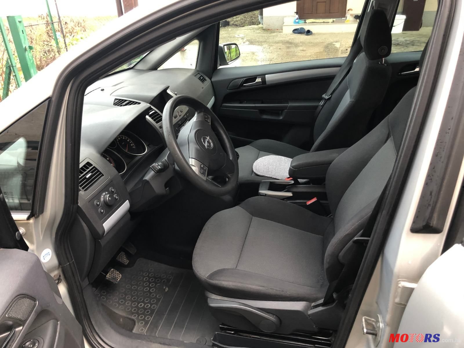 2008' Opel Zafira 1,9 Cdti photo #6