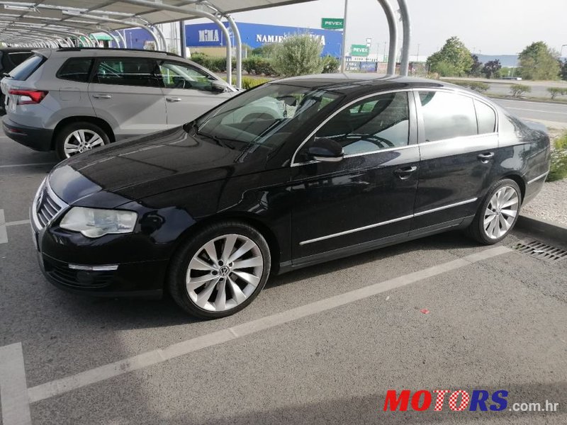 2008' Volkswagen Passat 2,0 Tdi photo #1