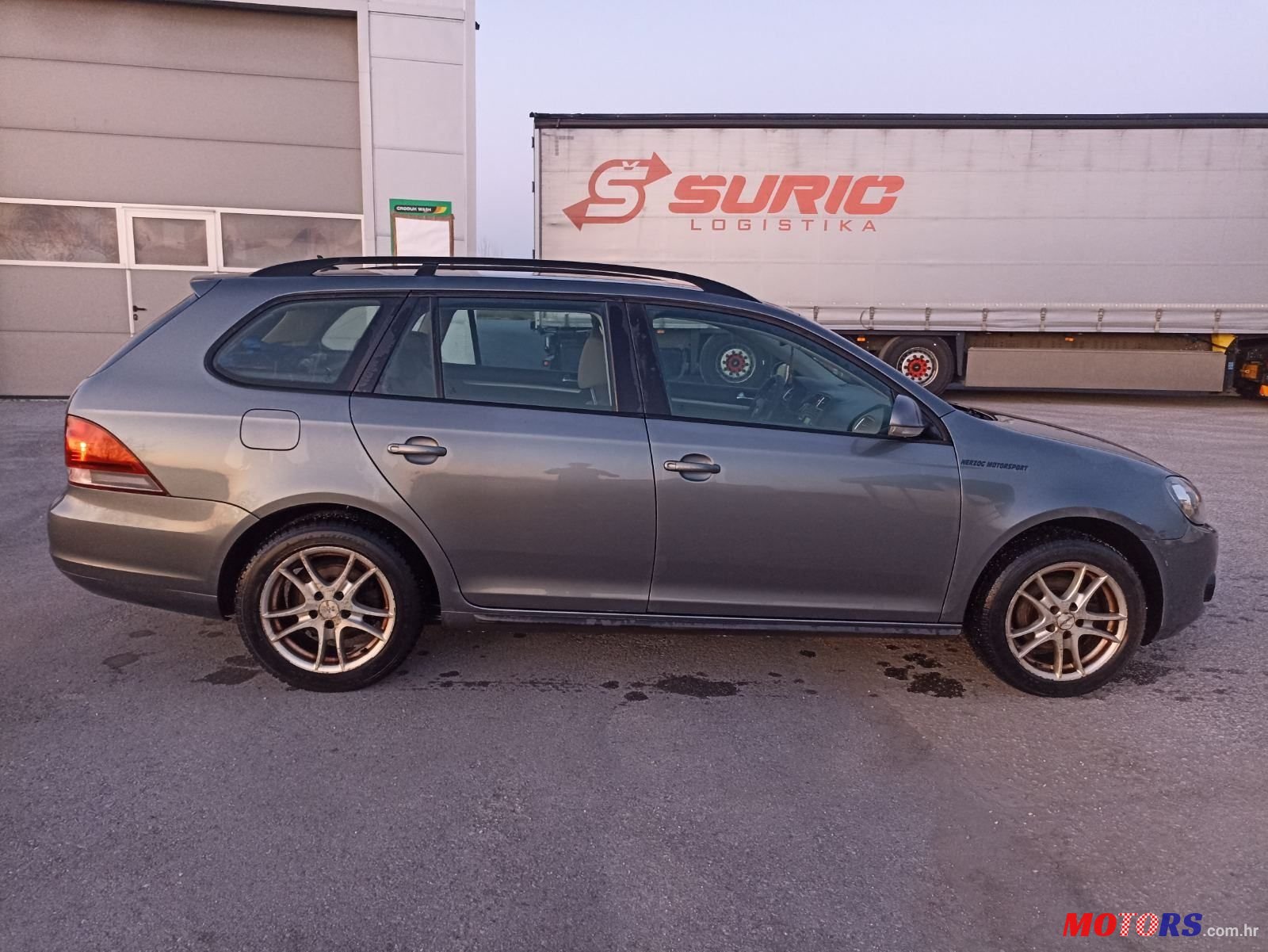 2011' Volkswagen Golf VI Variant photo #1