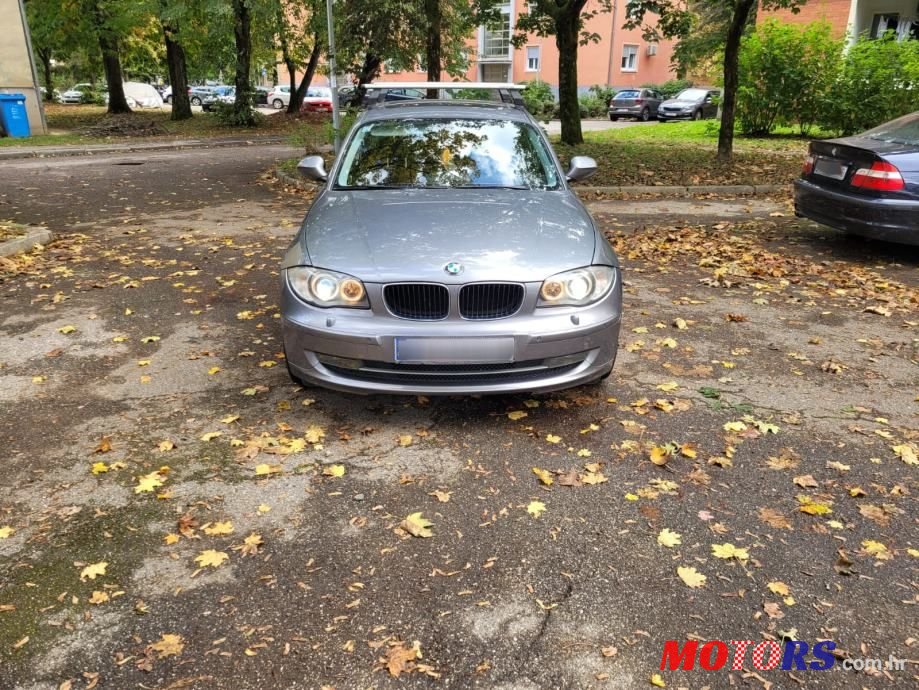 2010' BMW Serija 1 116D Sport photo #6