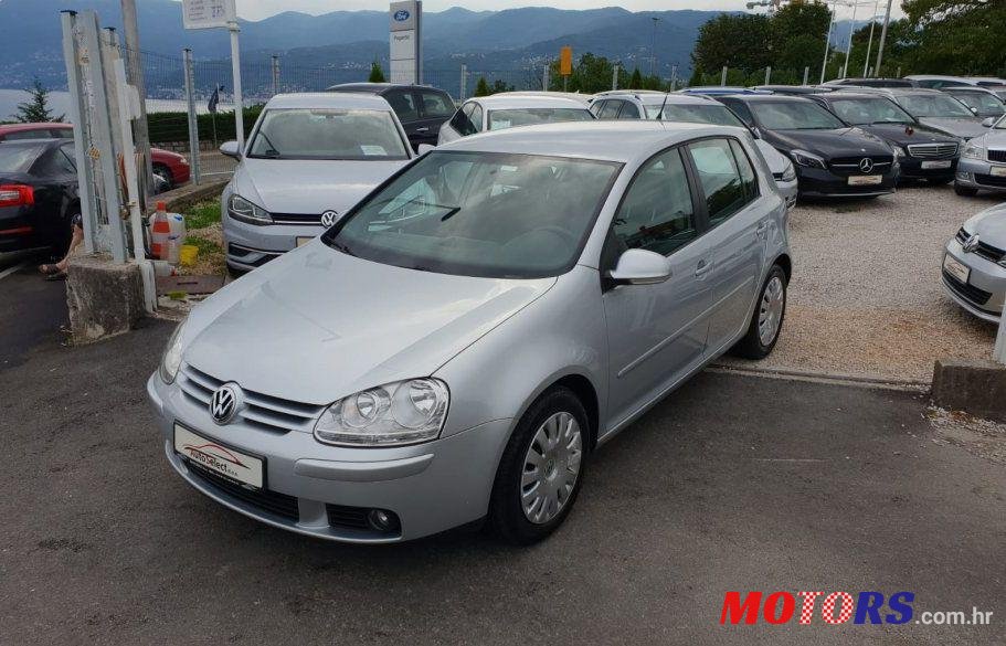2008' Volkswagen Golf V 1,6 photo #1