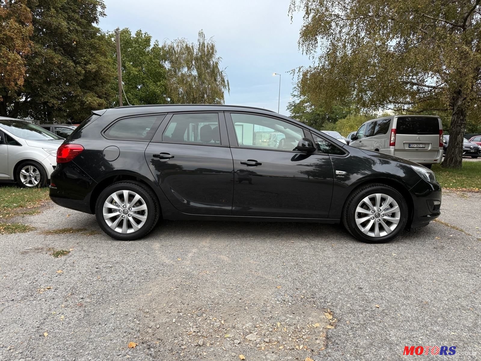 2013' Opel Astra Karavan photo #6