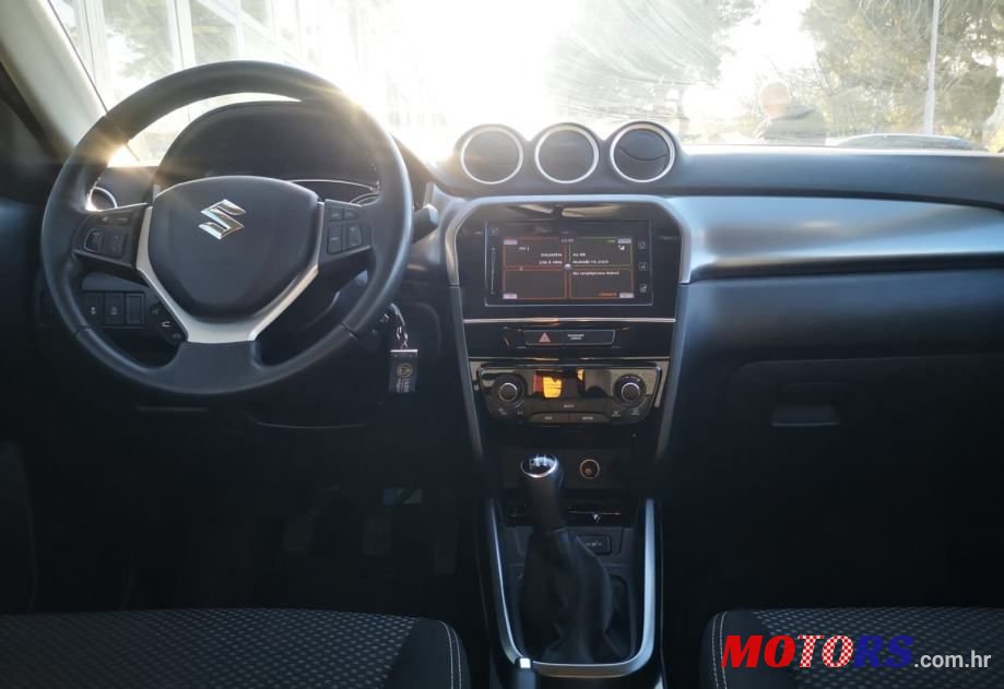 2019' Suzuki Vitara 1,0 photo #2