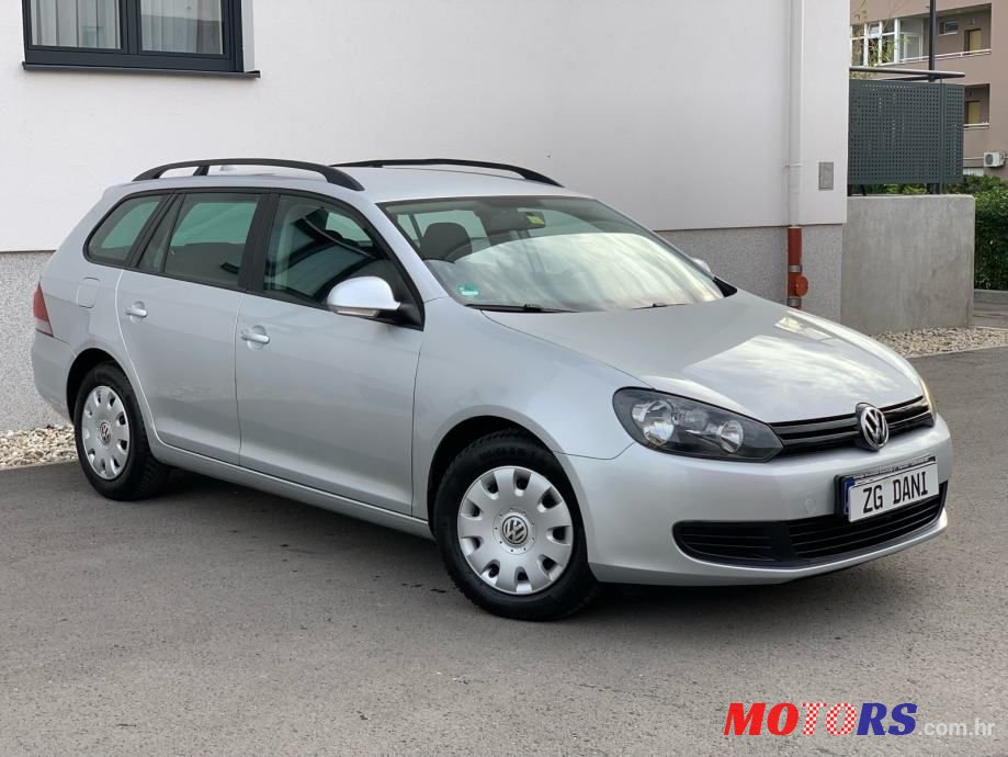 2011' Volkswagen Golf 6 Variant photo #3