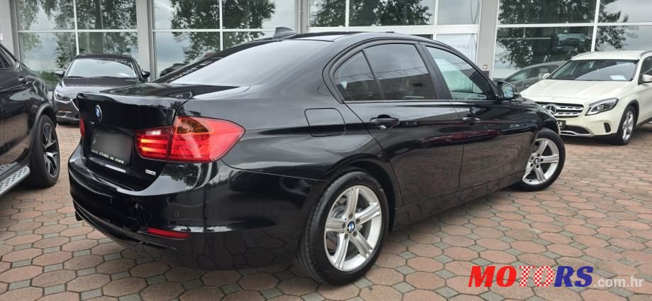 2013' BMW Serija 3 318D photo #6