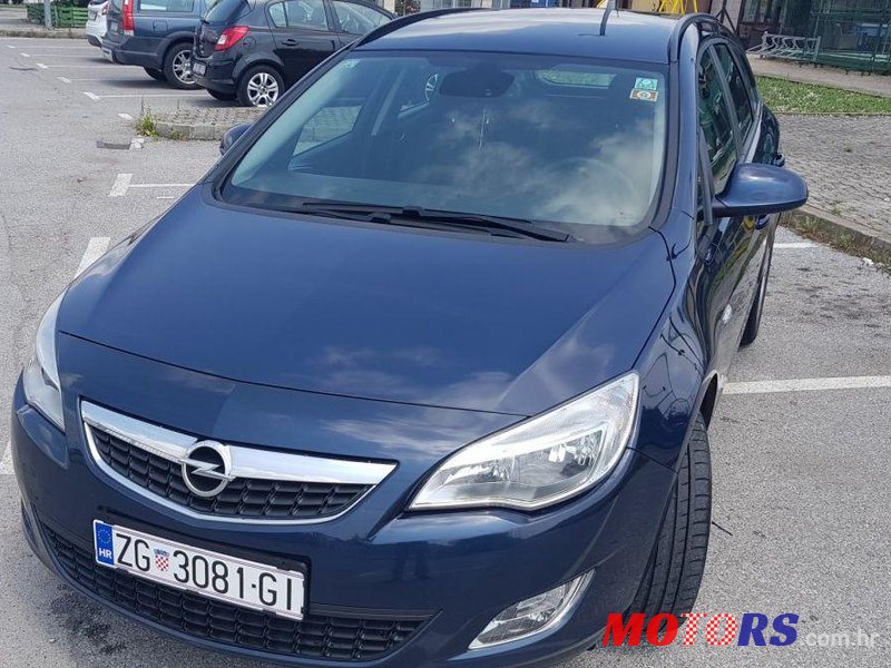 2012' Opel Astra 1,7 Cdti photo #1