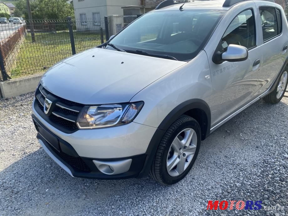 2015' Dacia Sandero photo #1