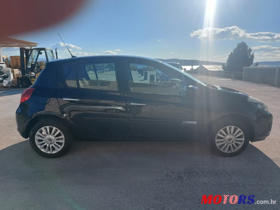 2011' Renault Clio 1,2 16V photo #5