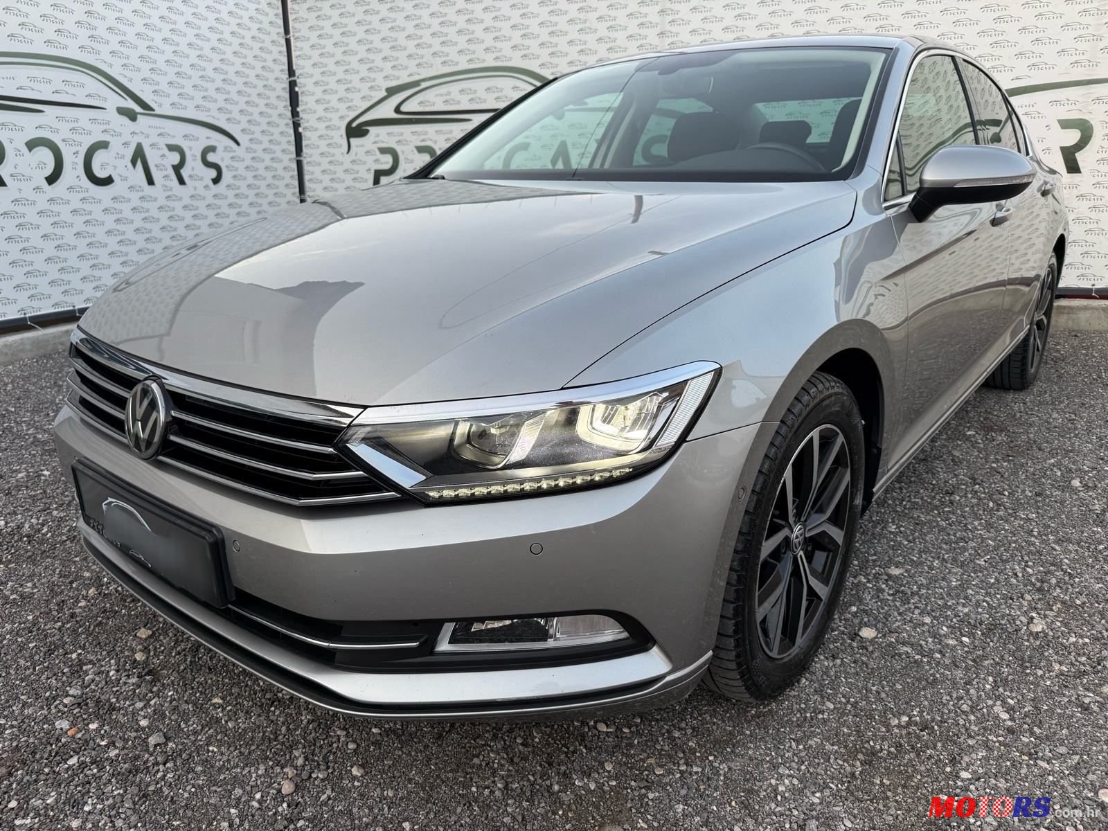 2016' Volkswagen Passat 2,0 Tdi Bmt Dsg photo #3