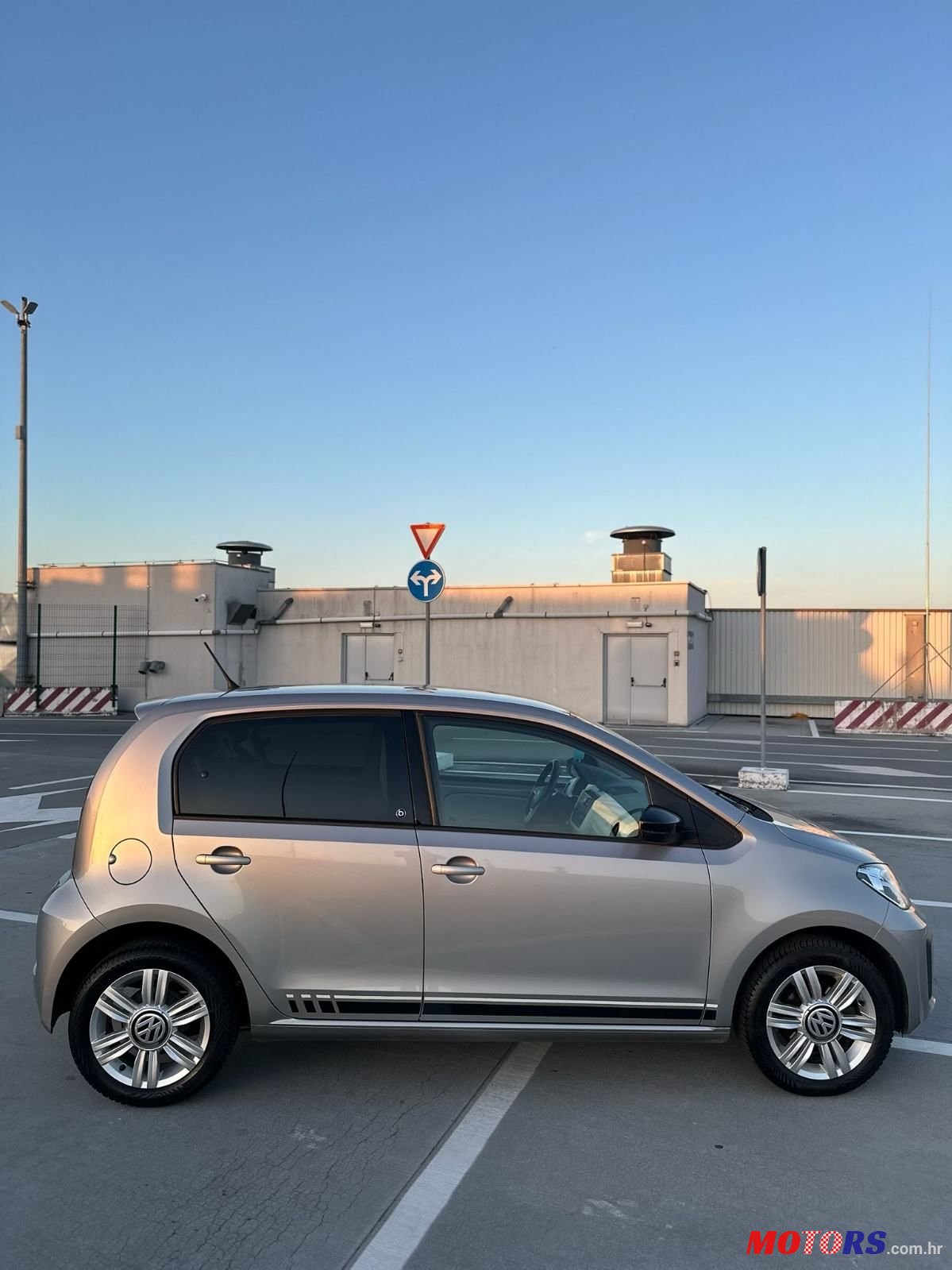2019' Volkswagen Up! 1,0 photo #6