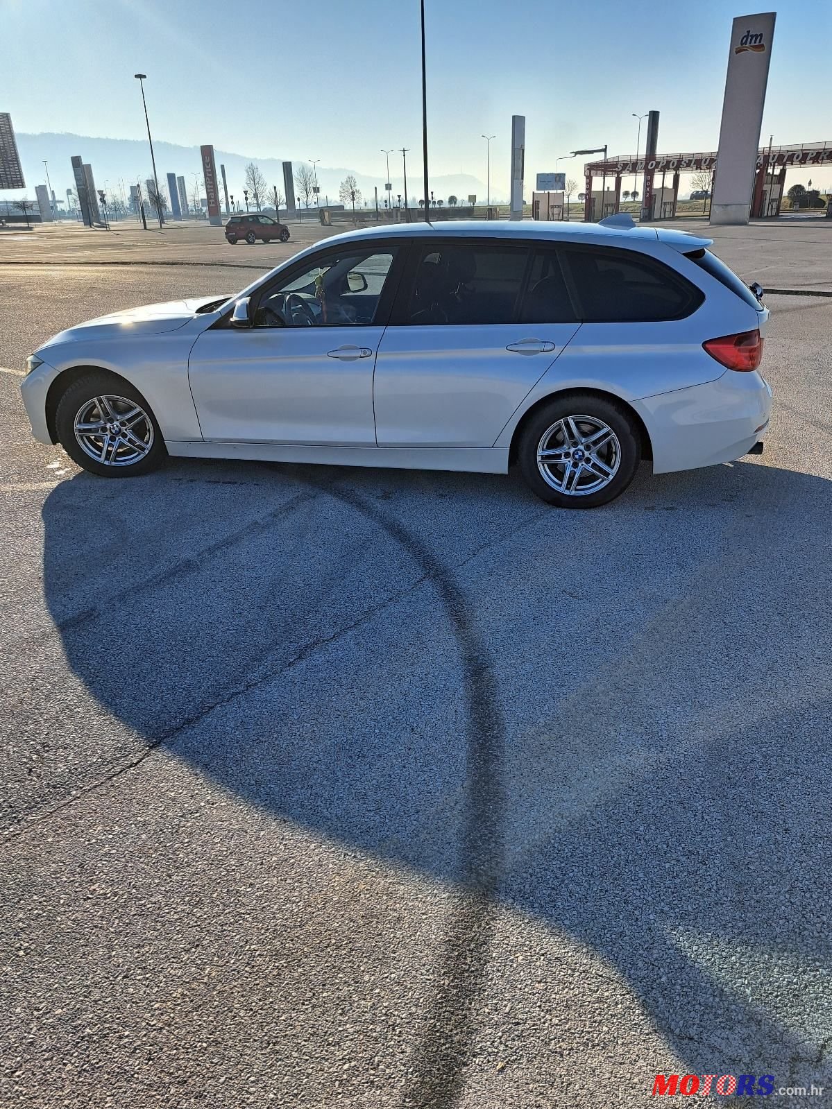 2014' BMW Serija 3 318D photo #3