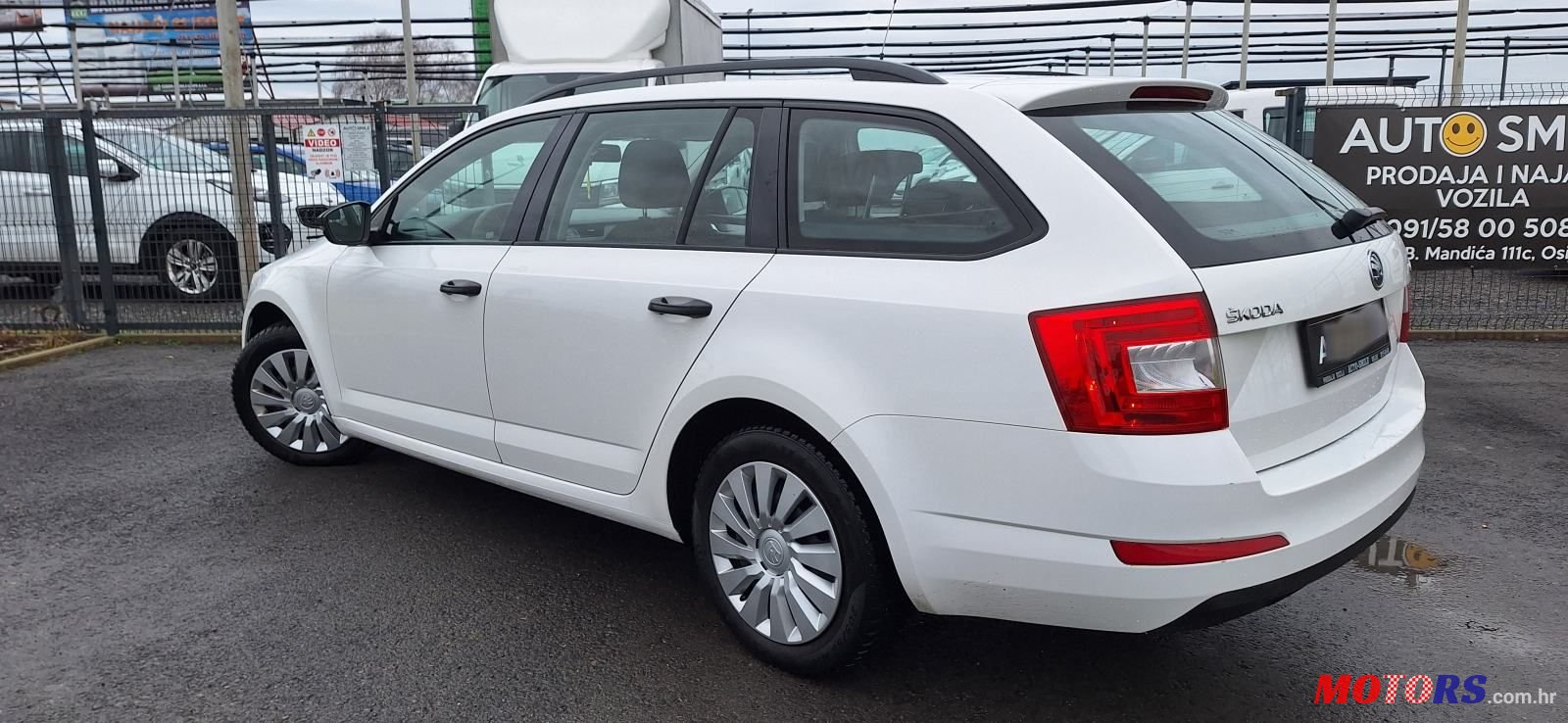 2014' Skoda Octavia Combi photo #3