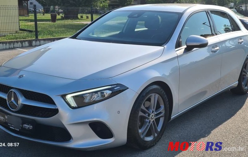 2019' Mercedes-Benz A-Klasa 160 photo #1