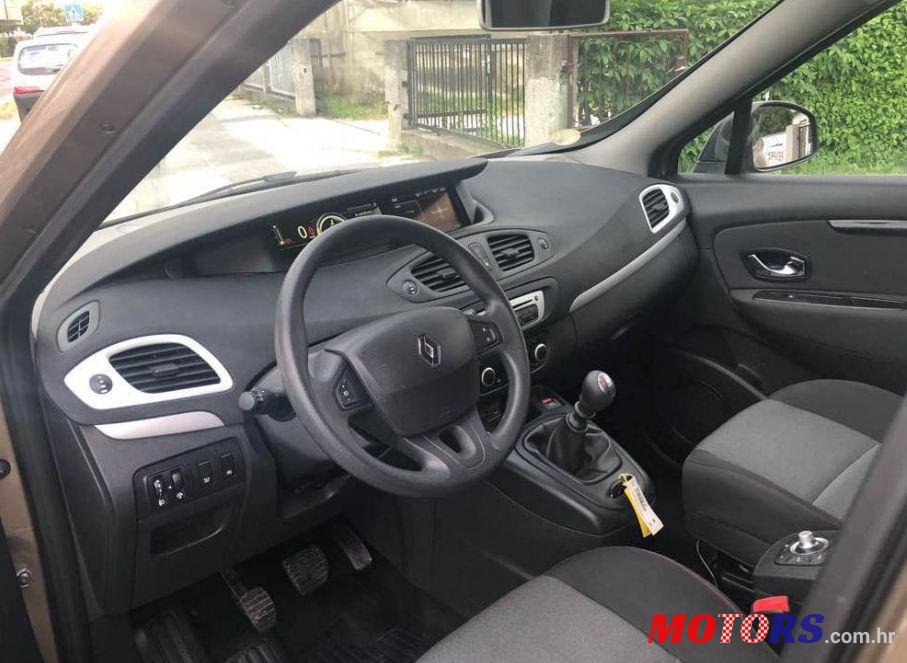 2014' Renault Grand Scenic Dci photo #2