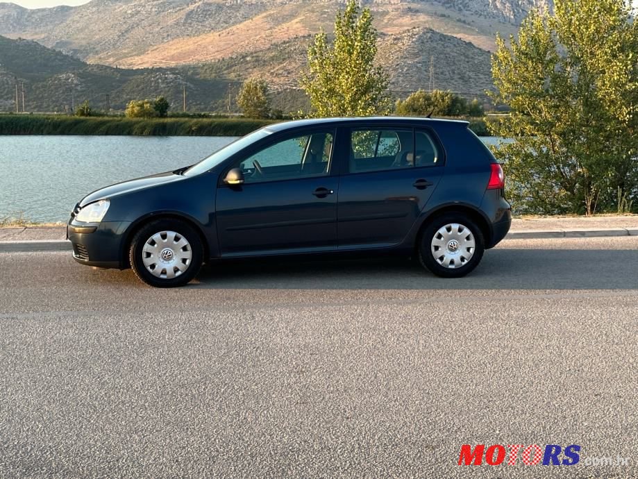 2008' Volkswagen Golf 5 photo #4