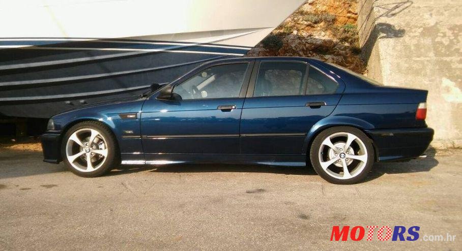 1993' BMW Serija 3 318I photo #1