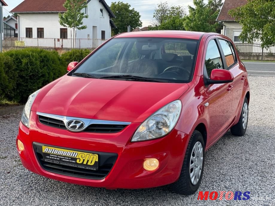 2010' Hyundai i20 1,4 Crdi photo #2