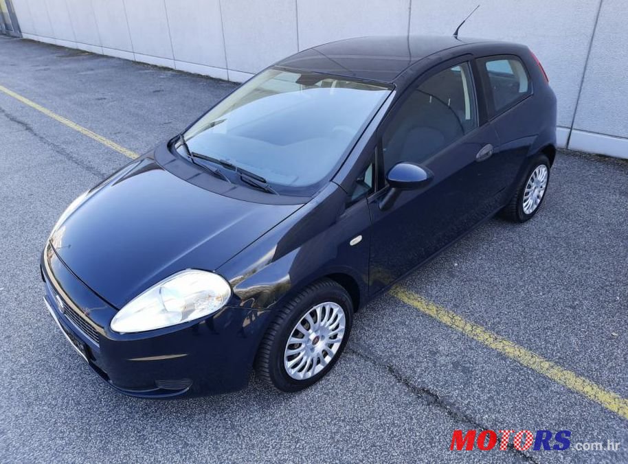 2009' Fiat Grande Punto 1,4 photo #1