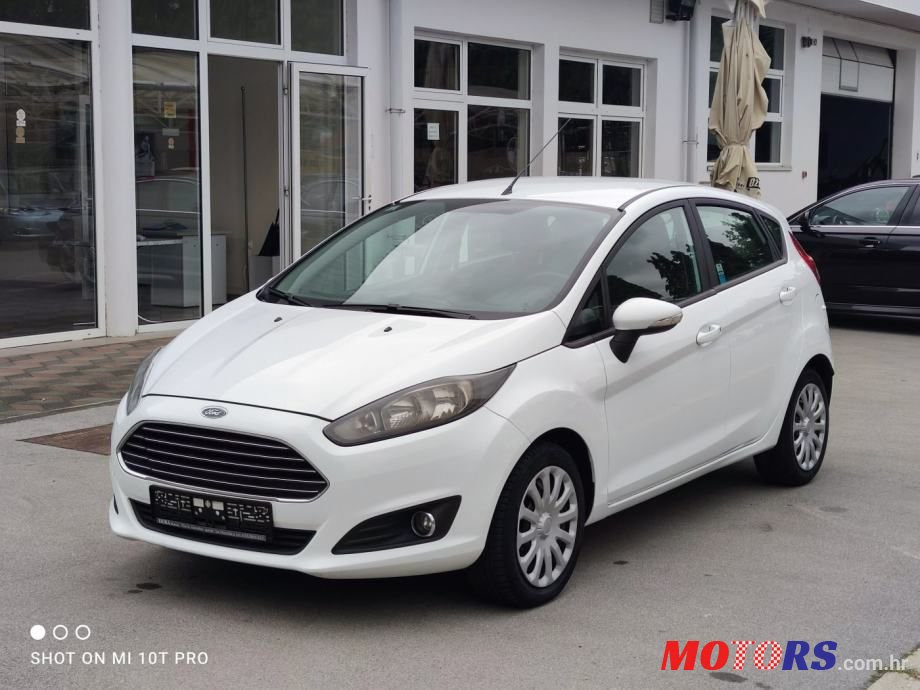 2015' Ford Fiesta photo #1