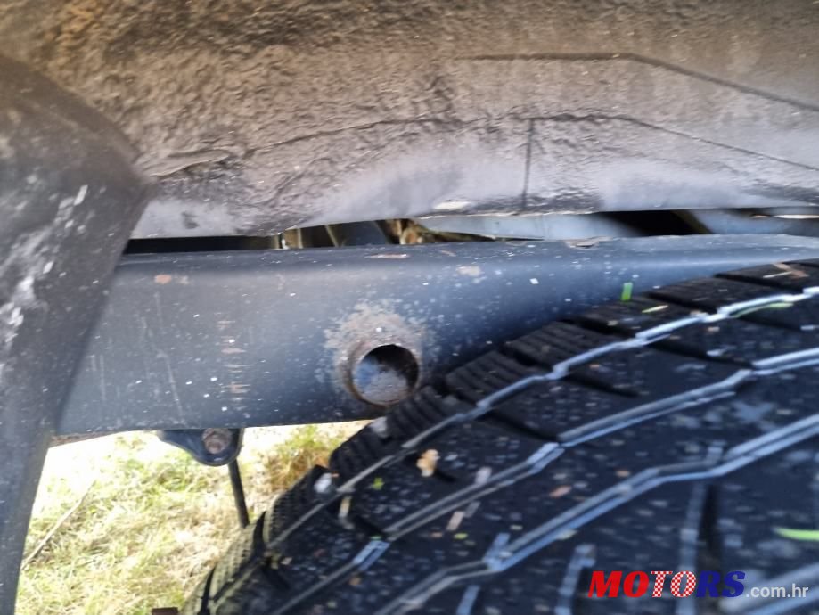 2005' Nissan Pathfinder 4.0 photo #2