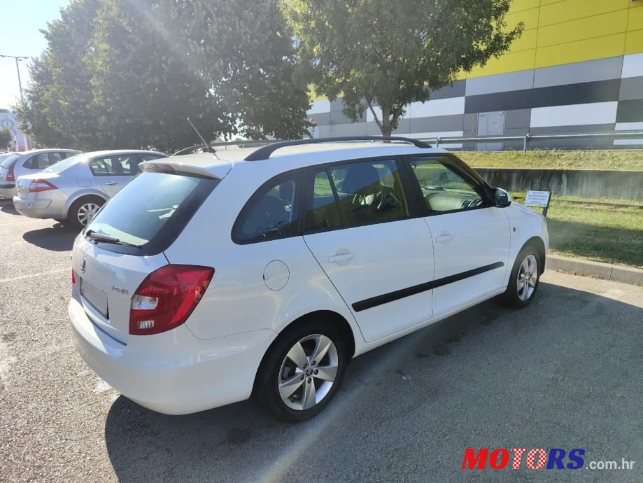 2014' Skoda Fabia Combi photo #3