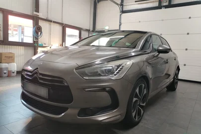 2013' Citroen DS5 Hybrid