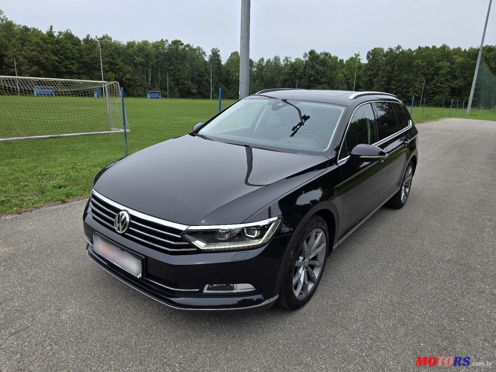 2016' Volkswagen Passat Variant photo #1