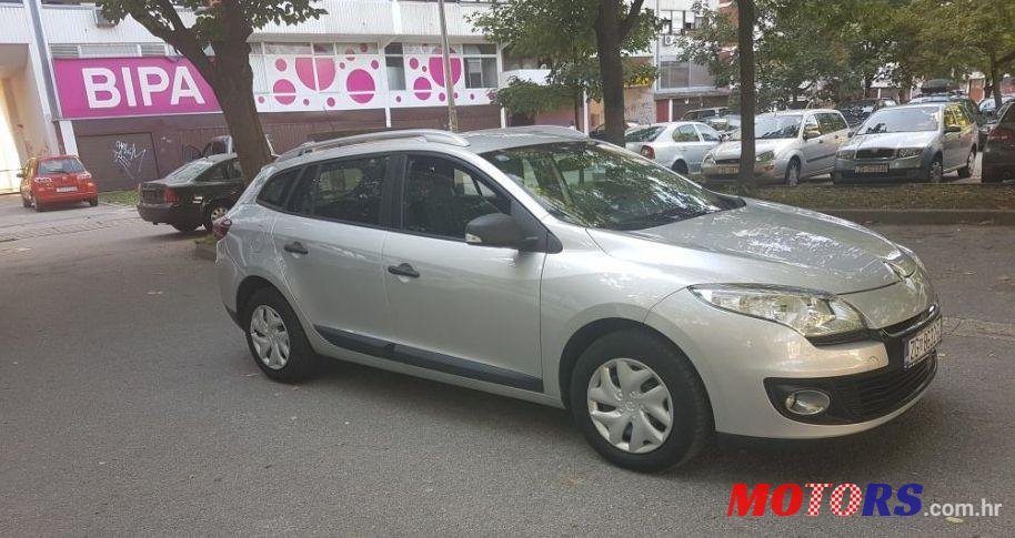 2013' Renault Megane Grandtour photo #3