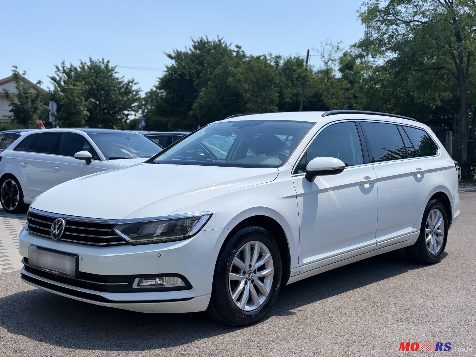 2017' Volkswagen Passat Variant photo #5