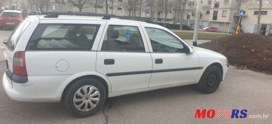 1998' Opel Vectra 1,6 I 16V photo #1